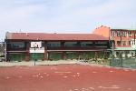 Baza Kolonijna BOSMAN II - budynek hali sportowej i boisko do koszykówki (tartan)